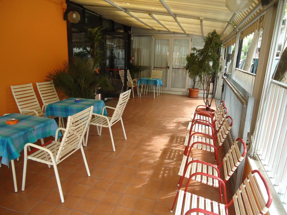 Hotel Castellani Rimini Buitenkant foto